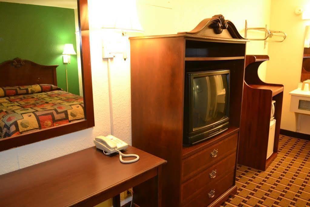 Masters Inn Augusta Washington Rd, I-20 ภายนอก รูปภาพ